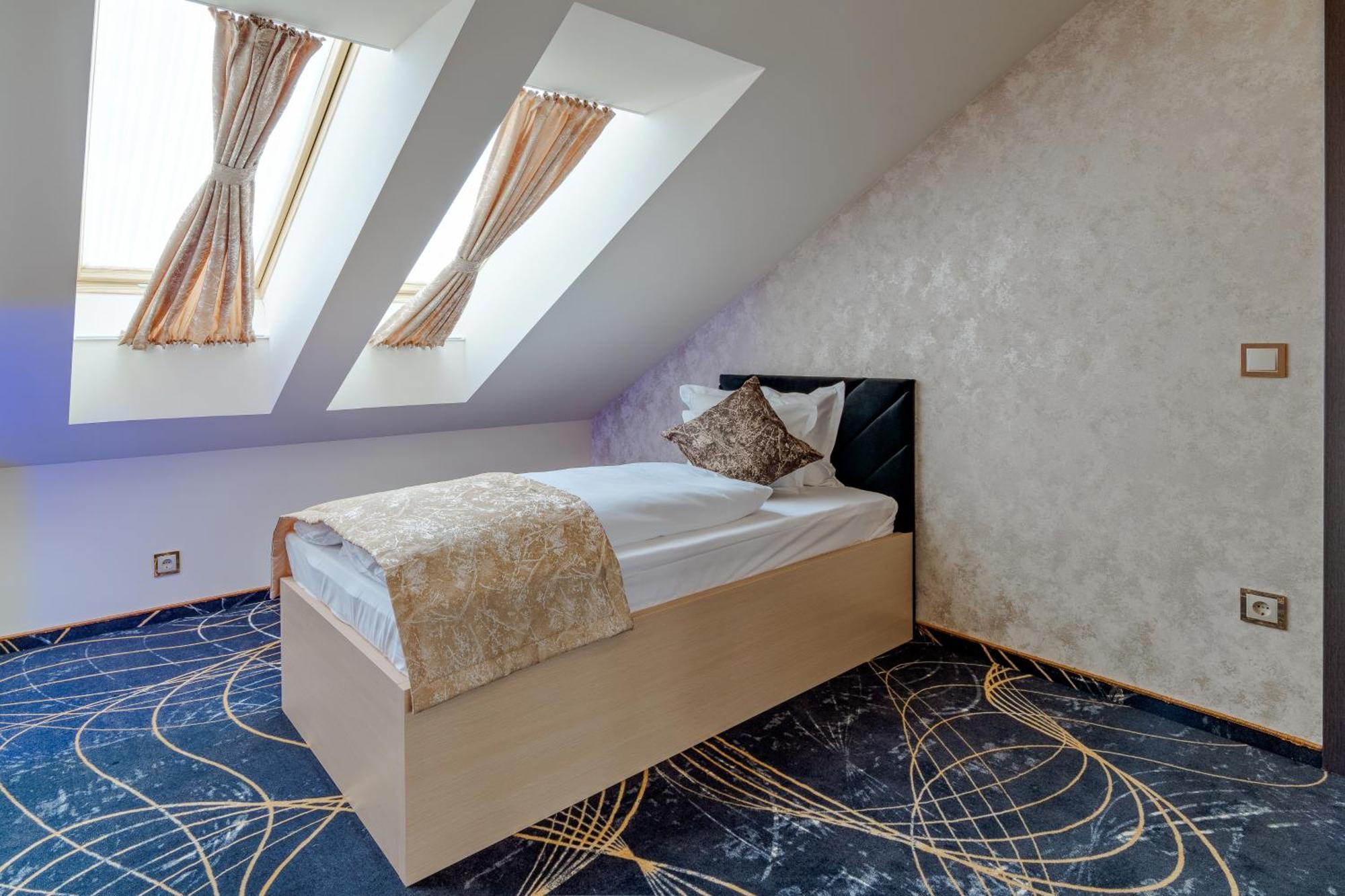 Diamond Panzio Bed and Breakfast Hajdúszoboszló Buitenkant foto